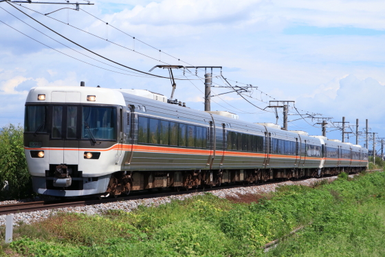 ばなな様 特急しなの10号が383系4両+4両で運転 - ガタゴト日誌