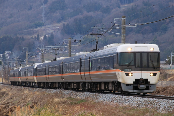 特急しなの3号が383系I編成で運転 - ガタゴト日誌