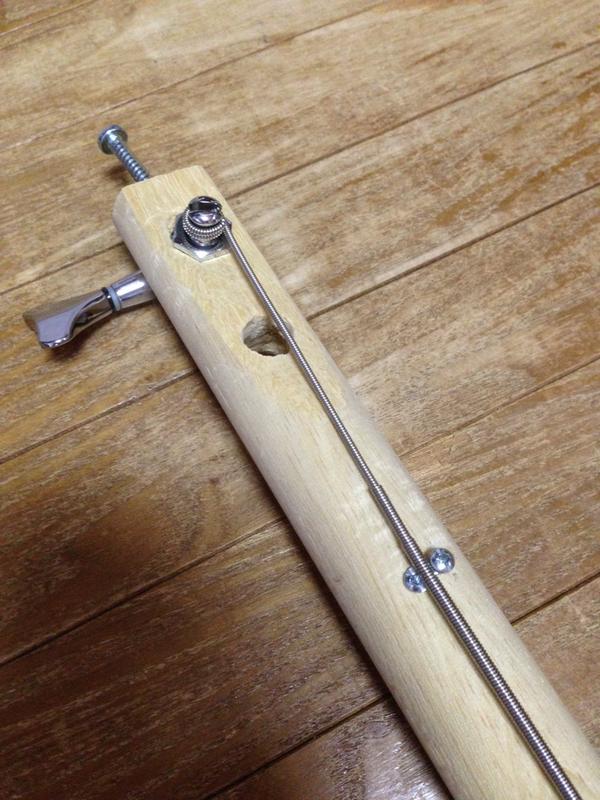 4 弦 エレキ ギター 自作 簡単に作れる 鍬の柄 エレキベースのすすめ - ひょう のブログ置場