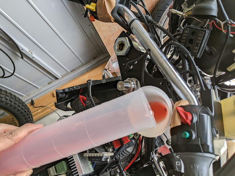 車体へのフロントフォーク組みつけ - 1989年式 BMW R100RS の備忘録 車体へのフロントフォーク組みつけ - 1989年式 BMW R100RS の備忘録