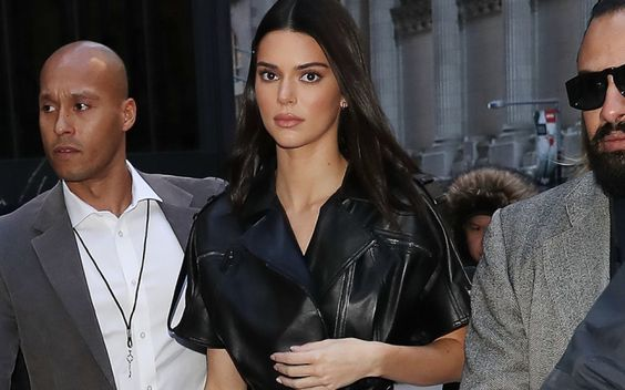 セレブの黒(リトルブラック)ドレスコーデ