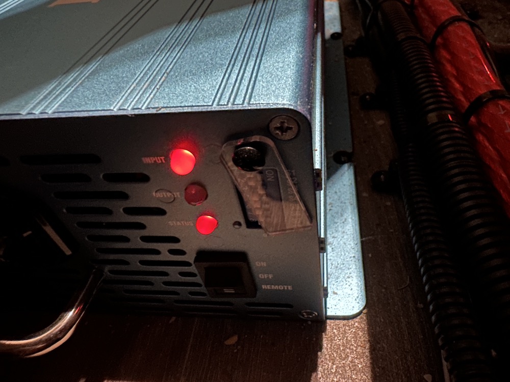 サブバッテリー100ah×3バンテックキャンピングカー/純正/新車取外/交換用 サブバッテリー（鉛ディープサイクルバッテリー）が逝きました