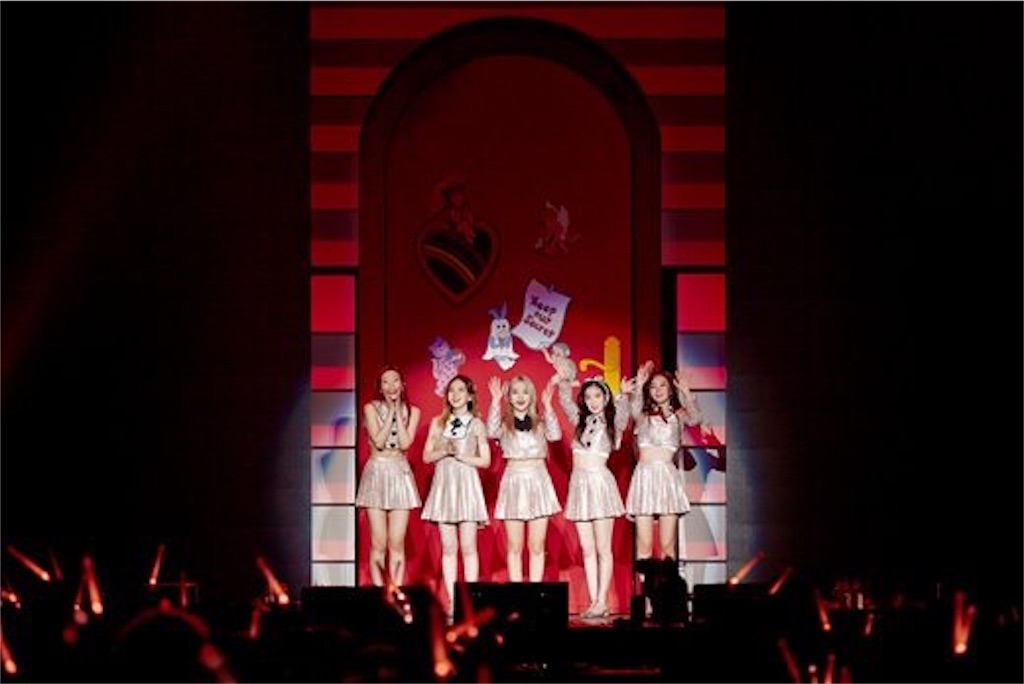 Red Velvet レドベル Red Room Red Velvet 1st Concert Photobook - Red Room – Choice Music LA
