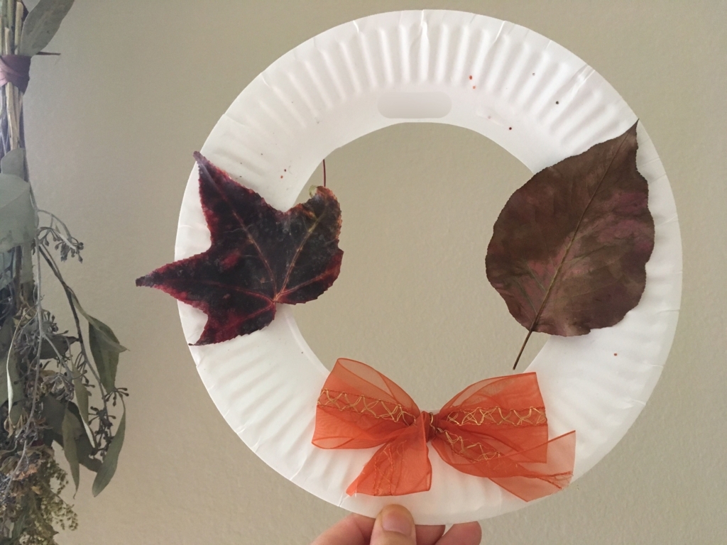 2歳児と工作 秋をテーマにdiy いちとまんまると In イギリス 2歳児と工作 秋をテーマにdiy いちとまんまると In イギリス