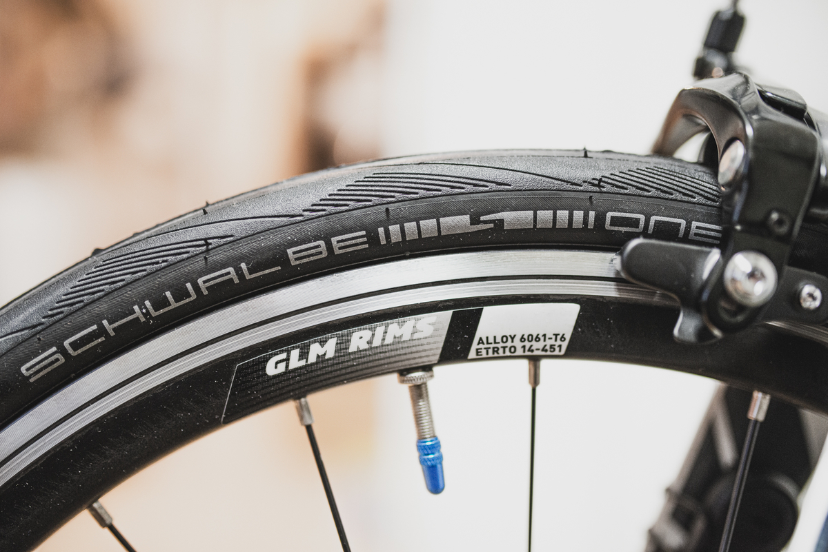 GIANT】【IDIOM】【105 BR-R7000】【シュワルベデュラノ】