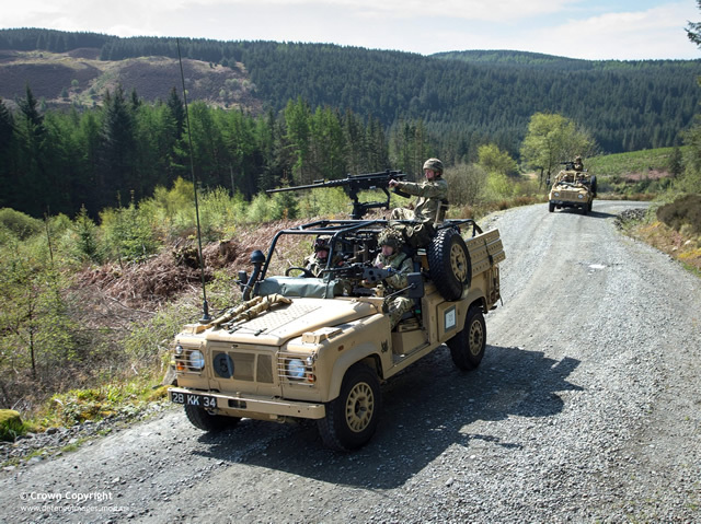 ランドローバー　ウルフ　ディフェンダー