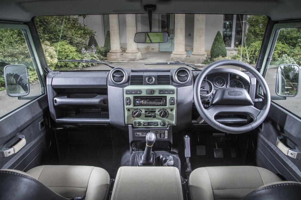 ランドローバー　ディフェンダー　インテリア