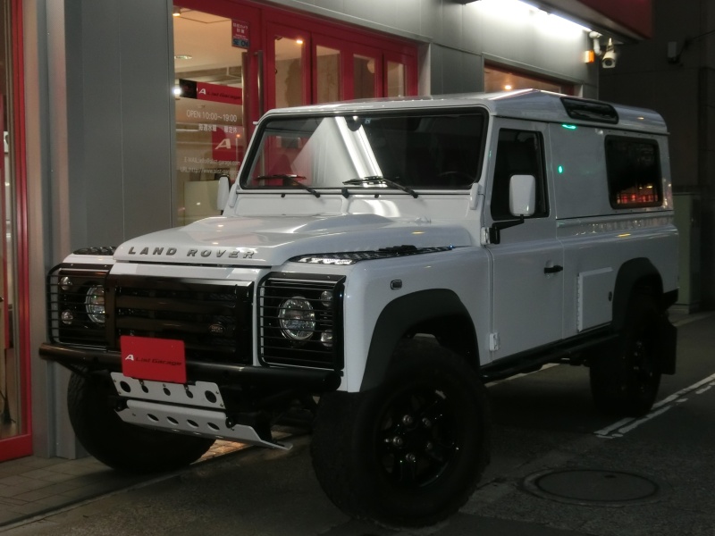 エーリストガレージ　ディフェンダー　フロント