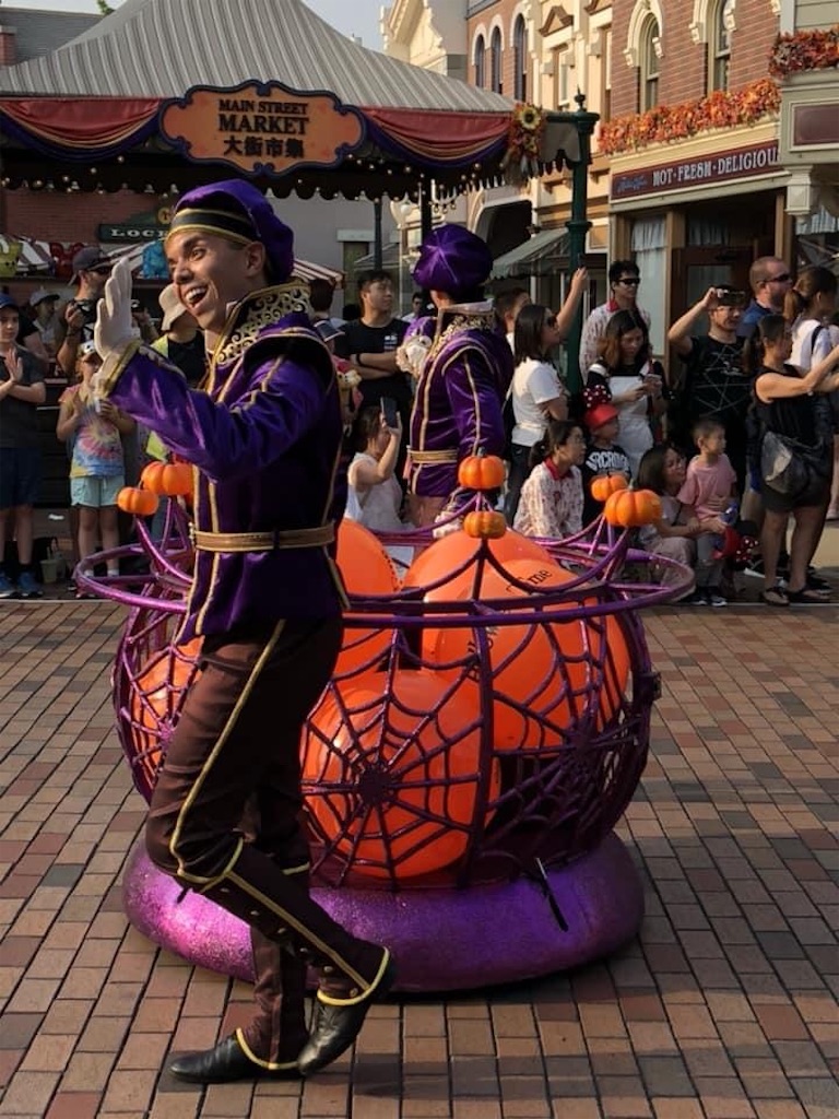 香港ディズニー 旅行記 ハロウィンのパレード 苺のゆったり旅行記