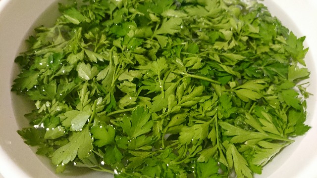 イタリアンパセリのエスカルゴバター ことことや Hayama 季節の保存食作り