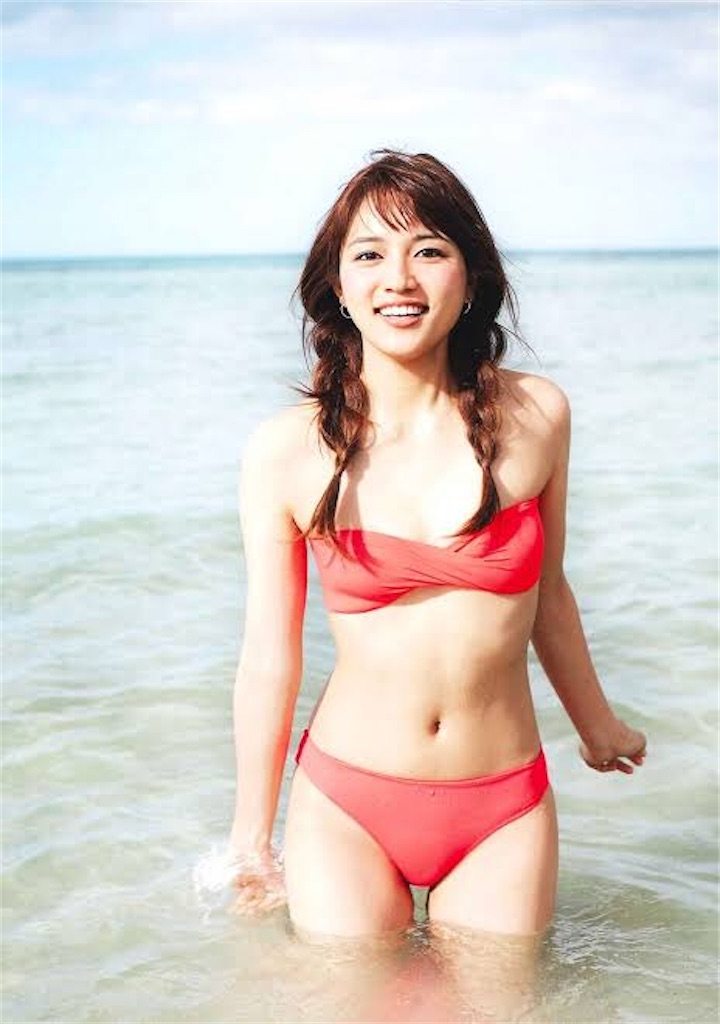 川口春奈写真まとめ60枚 セクシーなものからクールなものまで写真集めてみました 大河ドラマでも大活躍 Channel Idoooll