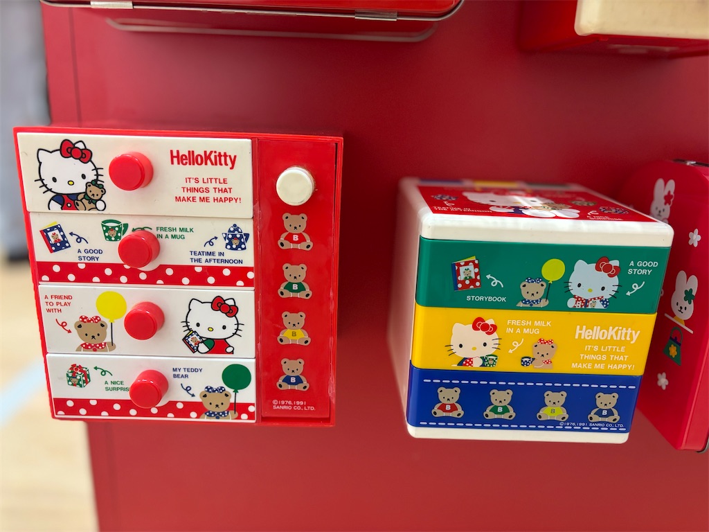 ✴︎増量✴︎2枚目画像あり　 ハローキティ 沖縄、神奈川限定、清里、セット お得！ 京都市京セラ美術館で開催中『Hello Kitty展-わたしが変わるとキティも