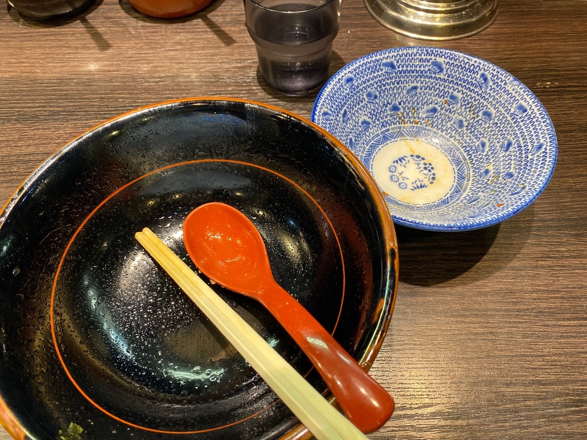 空になった丼