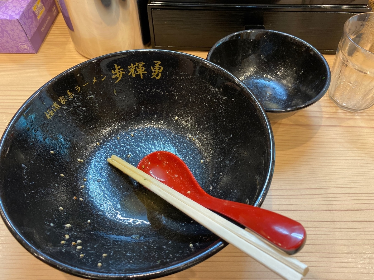 空になった丼