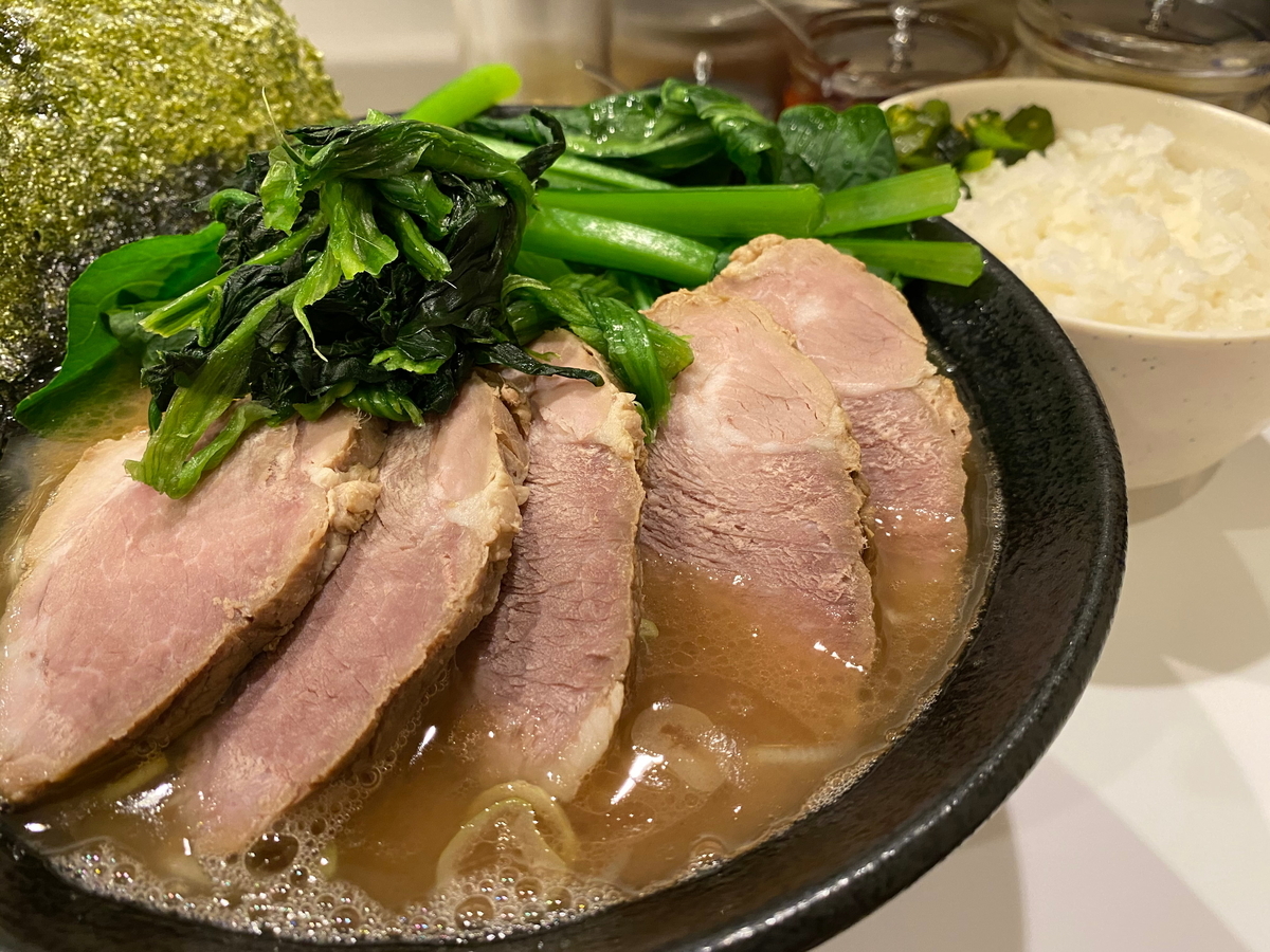 かわむら家　チャーシュー麺（並）+こまつな+ライス