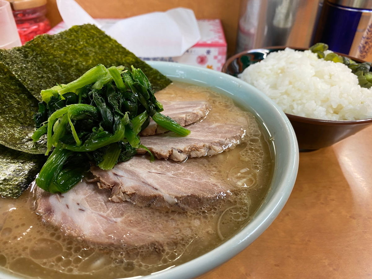 町田家新百合ヶ丘店　チャーシュー麺並盛+ライス