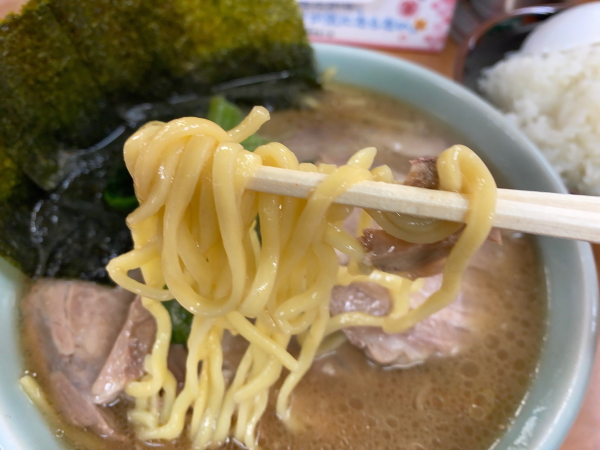 町田家新百合ヶ丘店　麺