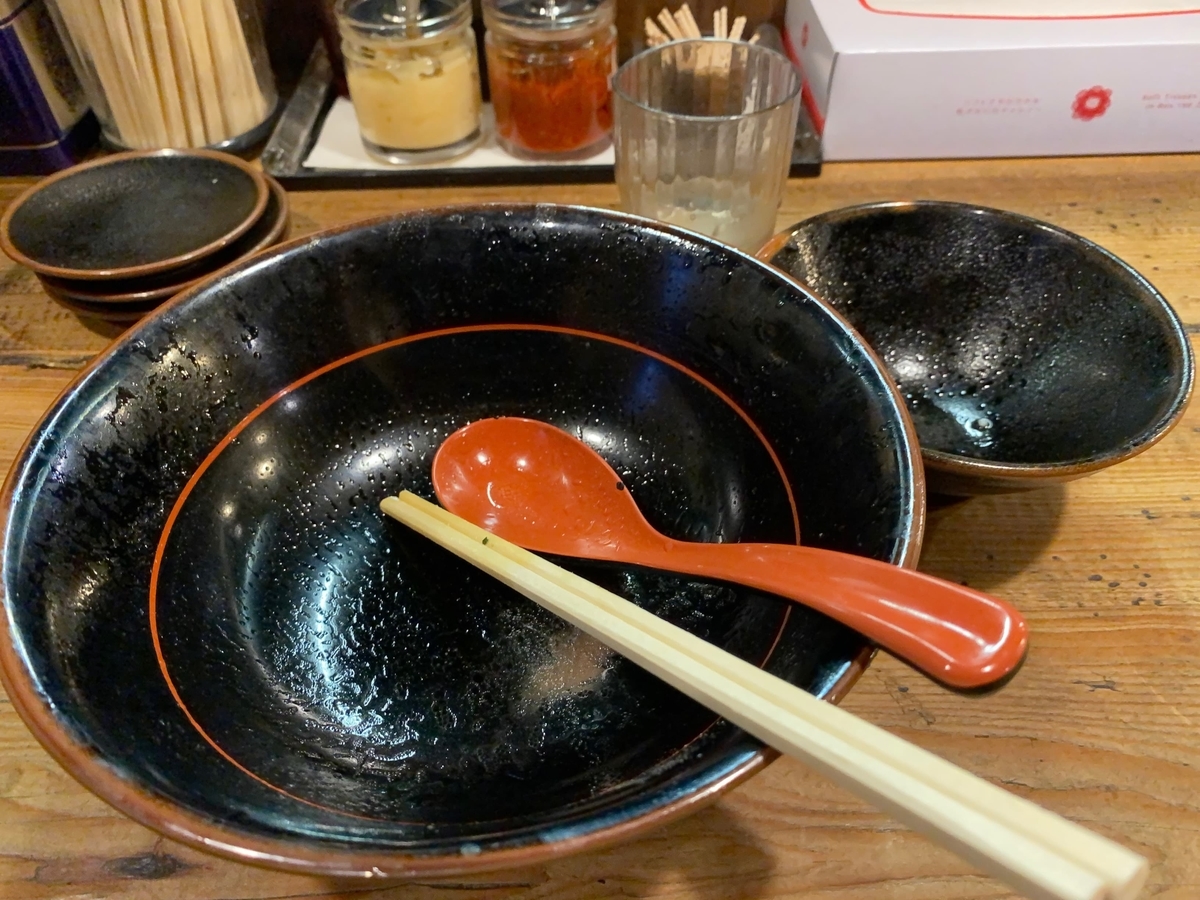 空になった丼