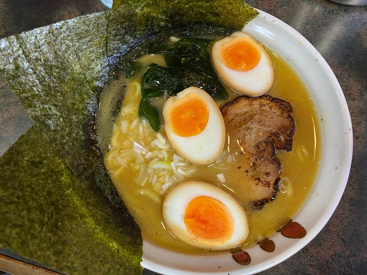 とんこつラーメン松平　ラーメン+半熟煮玉子