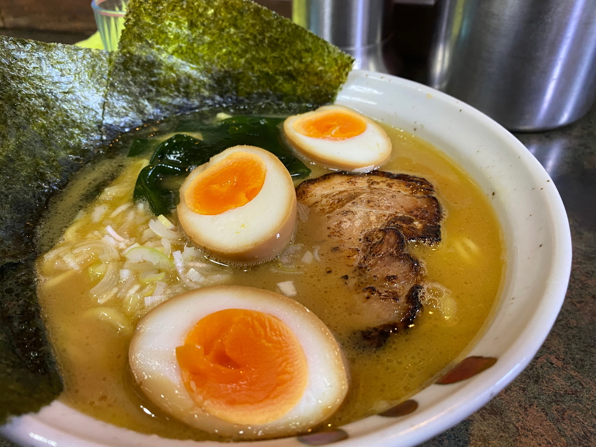 とんこつラーメン松平　ラーメン+半熟煮玉子