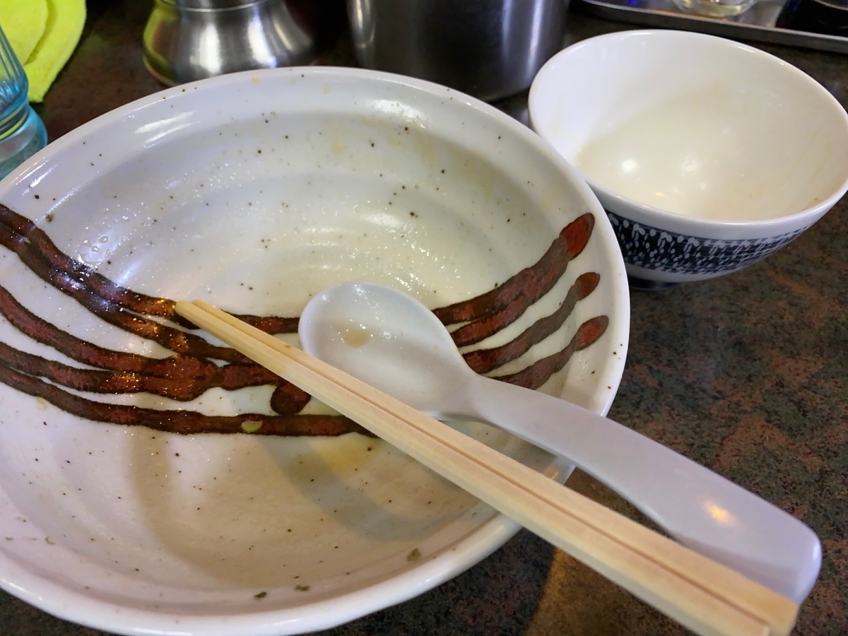 空になった丼