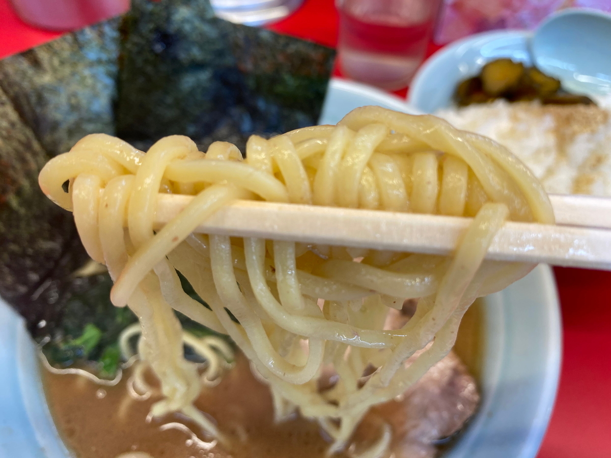 武蔵家東名川崎店　麺