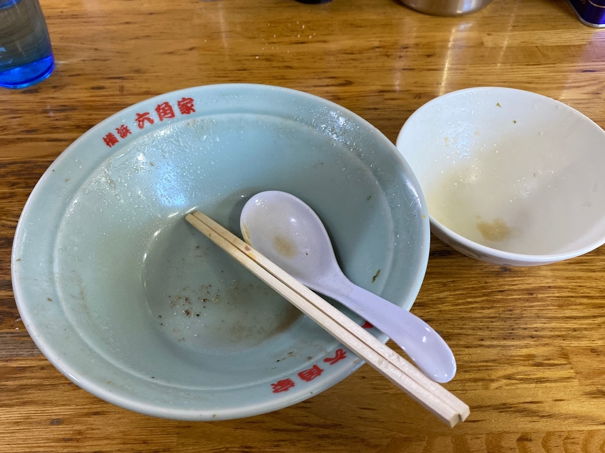 空になった丼