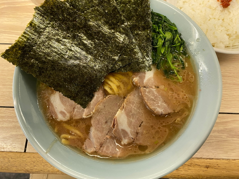 らすた　チャーシュー麺(1000円)+ライス(100円)