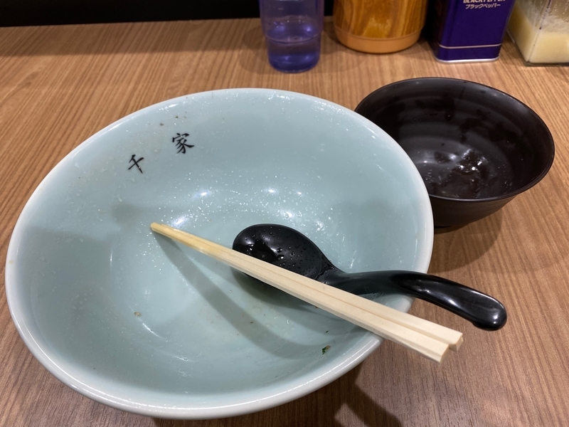 空になった丼