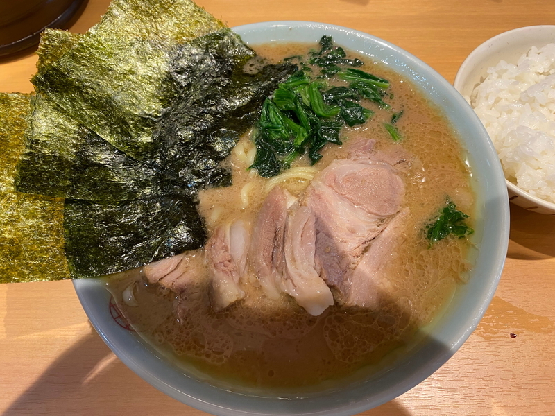 貫徹家　ラーメン+チャーシュー多め