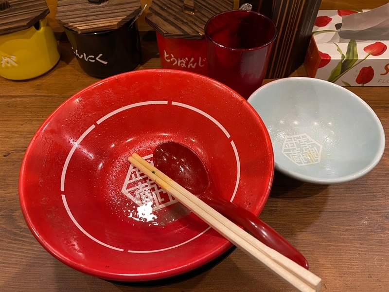 空になった丼