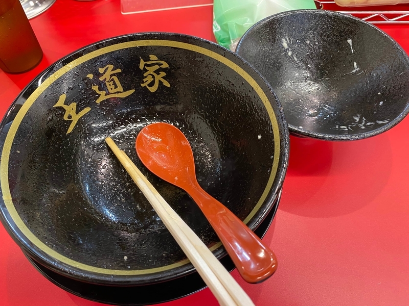 空になった丼