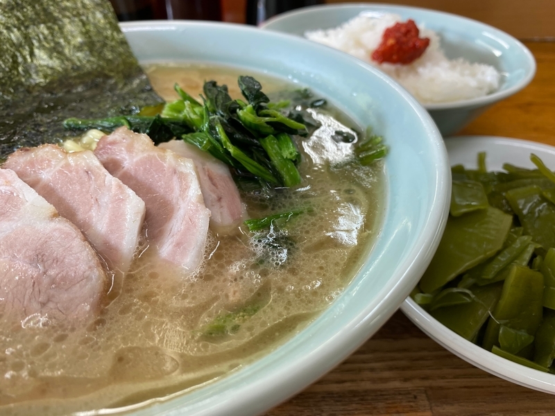 ラーメン大将錦町店　チャーシューメン(850円)+ワカメ皿(200円)+ライス(100円)