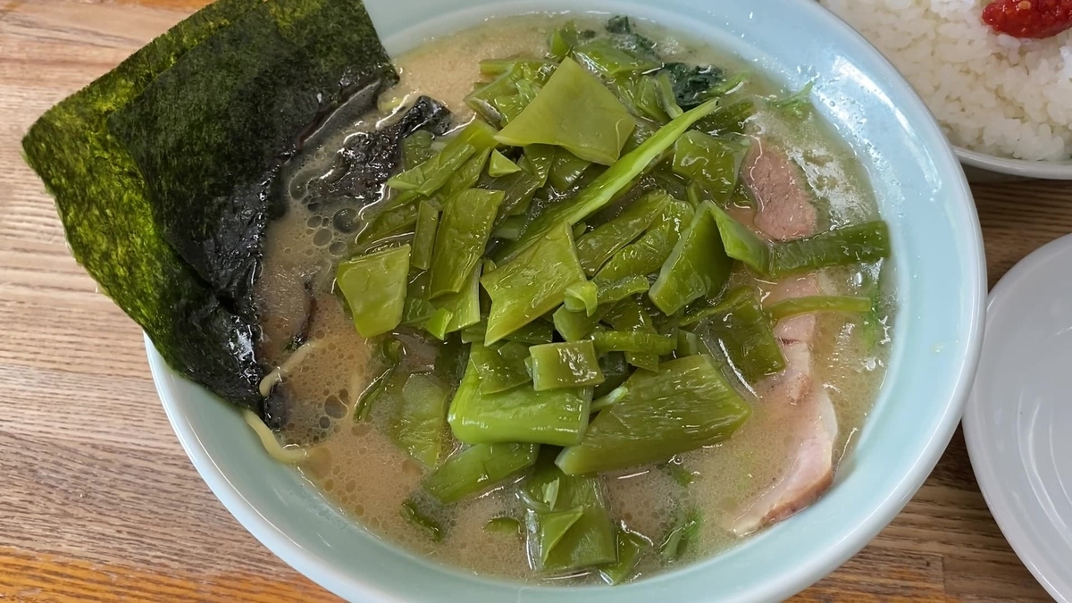 ワカメ皿を丼にぶちまける