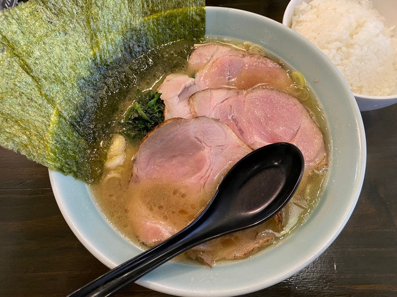 南大沢らーめん家　豚骨醤油らーめん+チャーシュー2枚