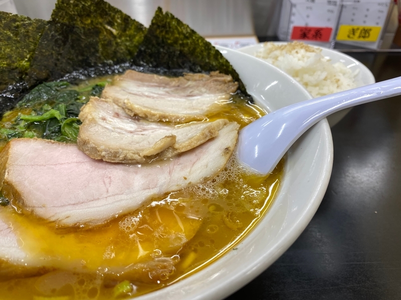 ぎょうてん屋町田店　チャーシュー麺(930円)+ライス小(40円)