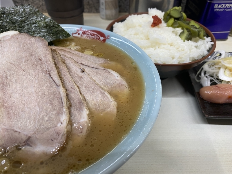 町田家本店　ラーメン並盛(740円)+チャーシュー増し(240円)+めんたいセット(360円)