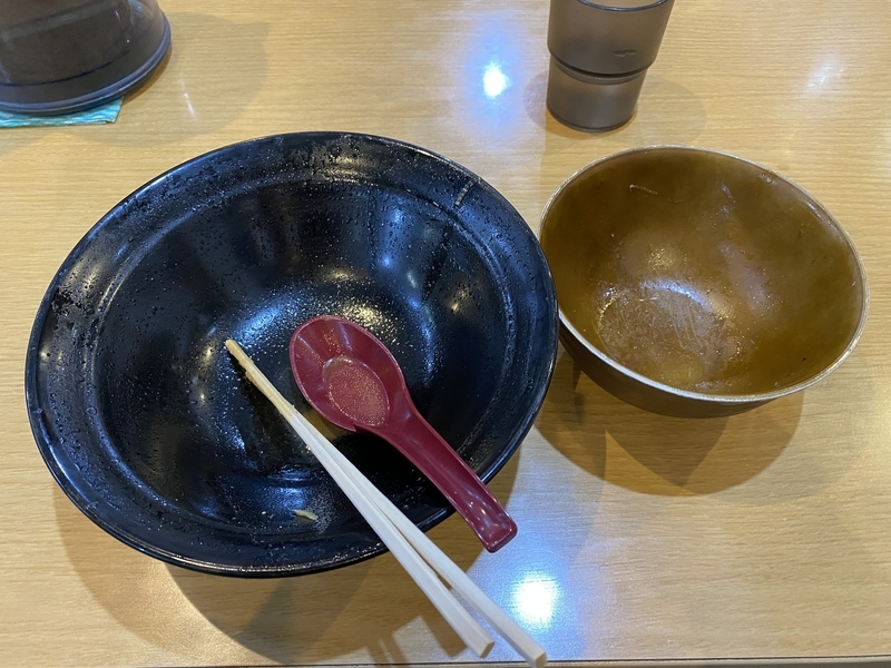 空になった丼