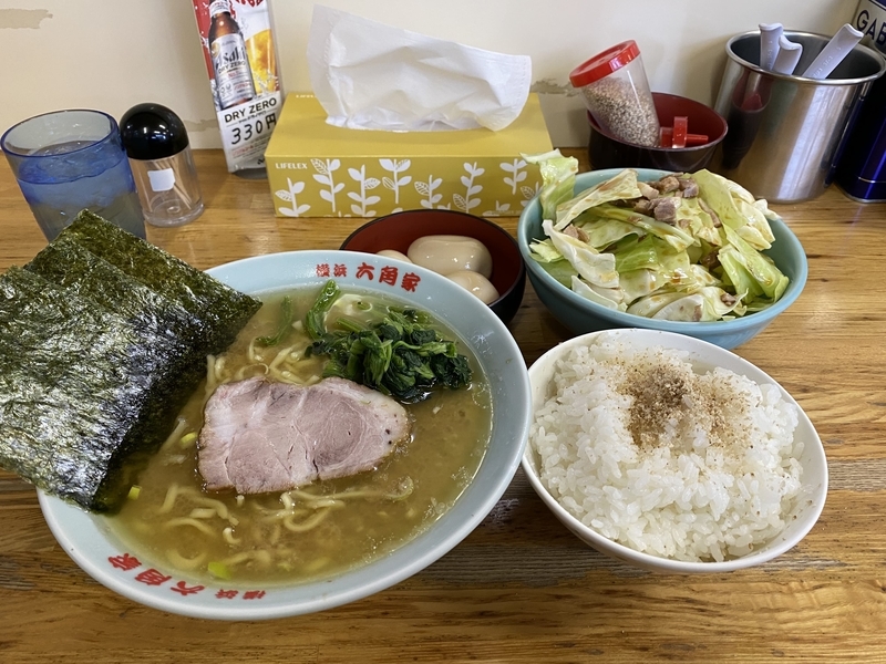 六角家戸塚店　ラーメン(700円)+味付玉子(100円)+味付玉子(100円)+味付玉子(100円)+キャベチャー(100円)+ライス(100円)