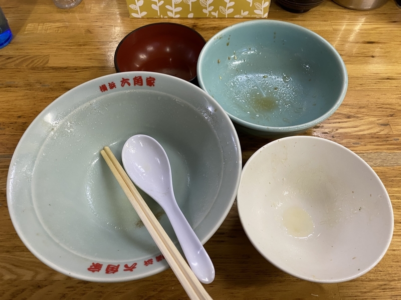 空になった丼