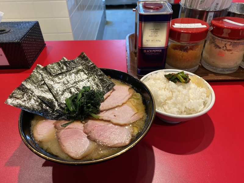 前原軒　チャーシュー麺(1100円)+ご飯(150円)