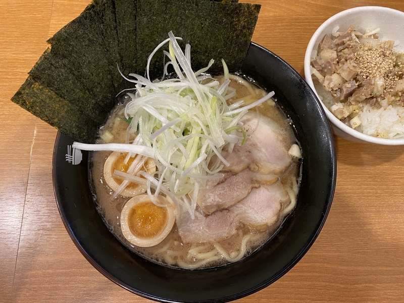 井乃家　井乃家ラーメン並+ネギチャーシューライス