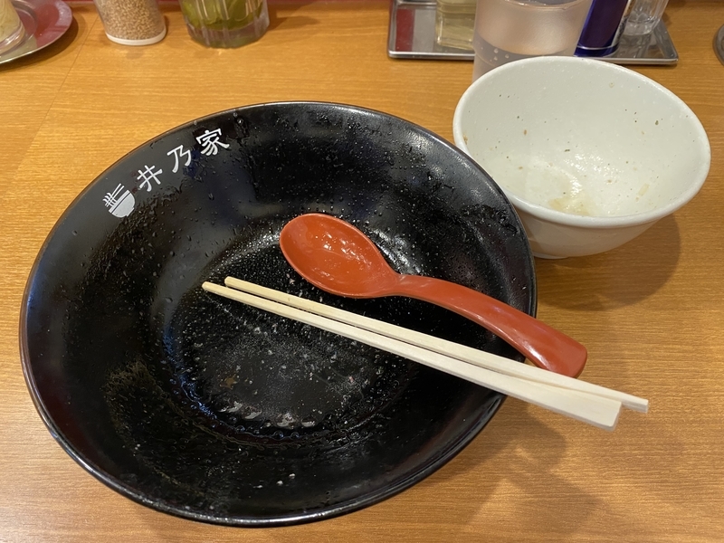 空になった丼