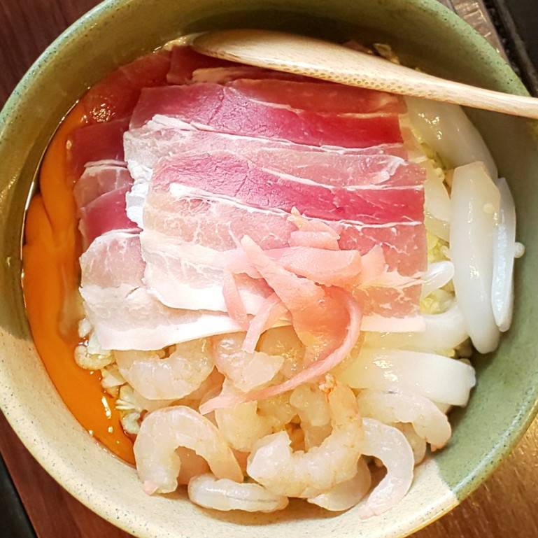 どんどん亭 デラックス三色玉