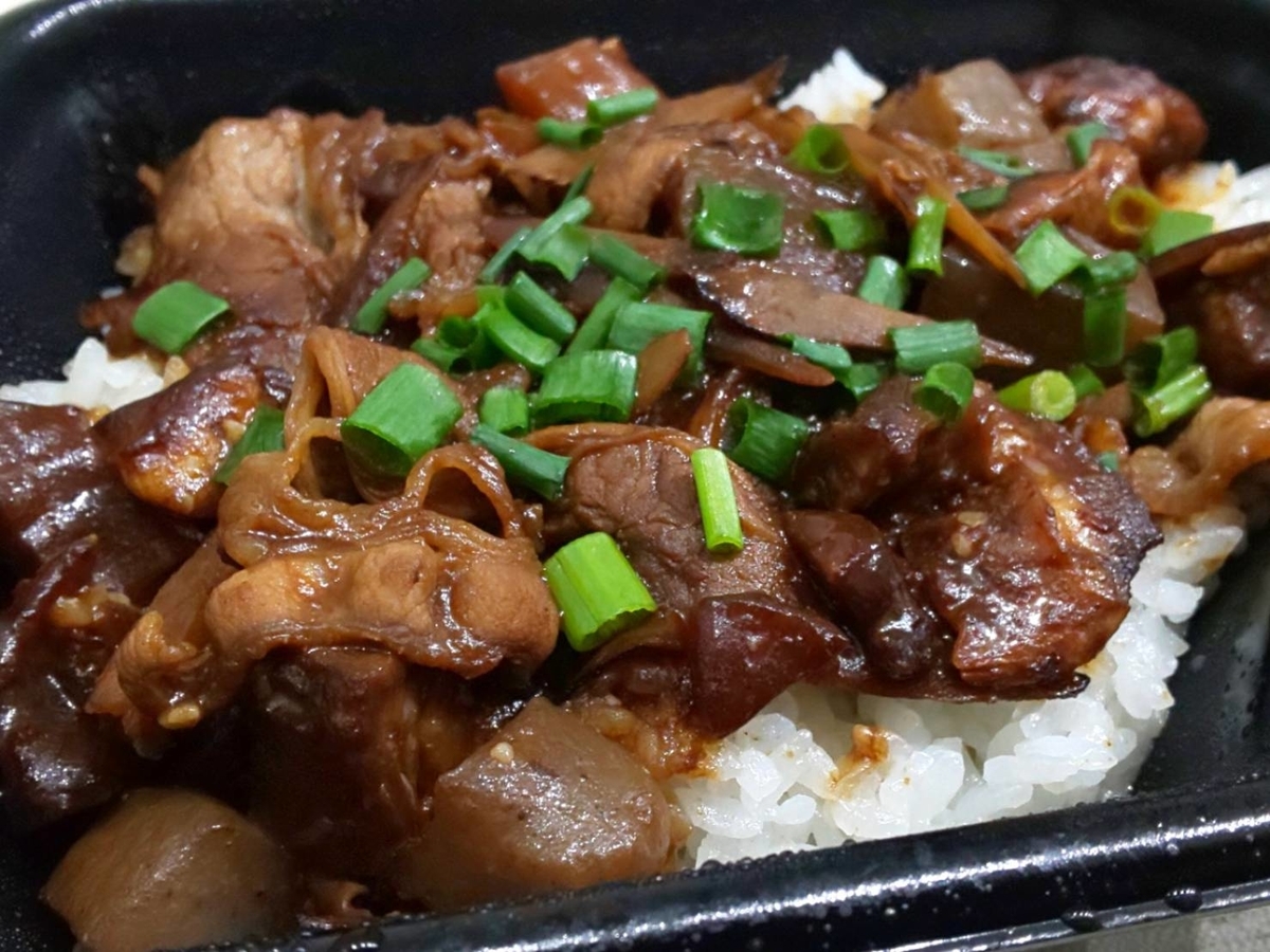 ほっともっと 牛すじ味噌煮込み重 まずい？おいしい 口コミ レビュー