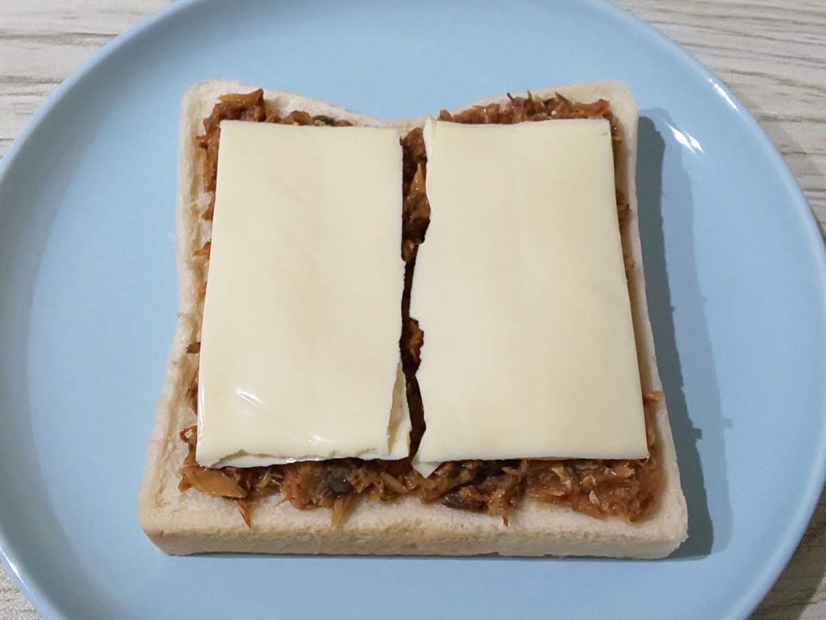 鯖味噌煮缶アレンジ チーズマヨネーズ トースト レシピ