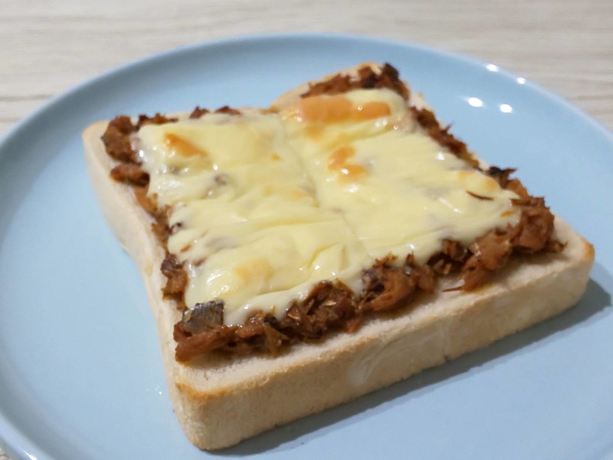 鯖味噌煮缶アレンジ チーズトースト 簡単レシピ