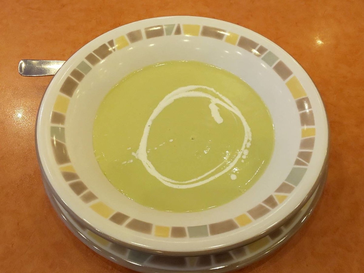 サイゼリヤ 季節限定メニュー 冷たいアスパラガススープ 値段 カロリー 塩分 口コミ