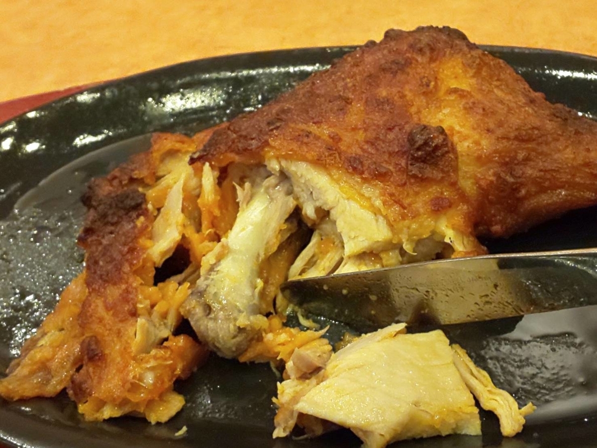 サイゼリヤ 人気メニュー 骨付きももの辛味チキン 切れない 口コミ