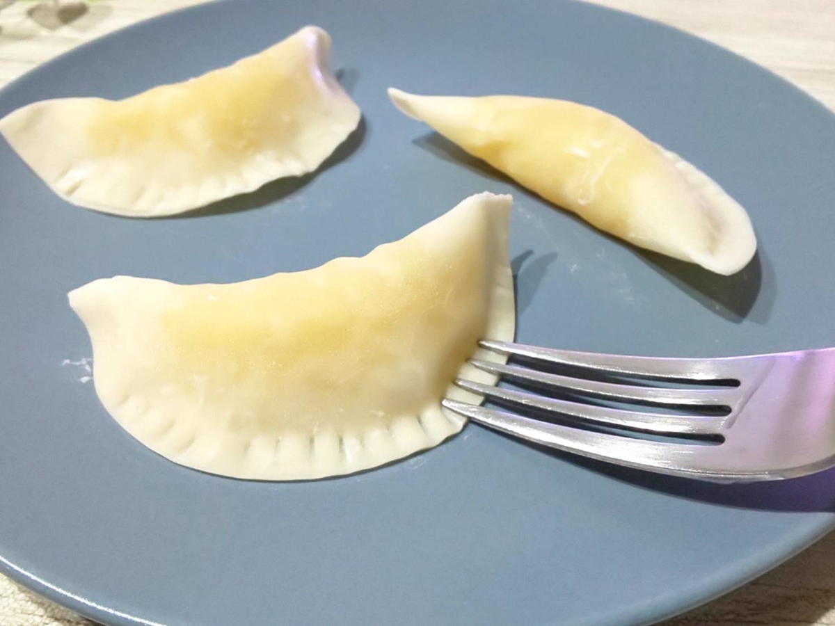 家事ヤロウ 餃子アップルパイを作ってみた 餃子の皮で作る簡単スイーツレシピ Life
